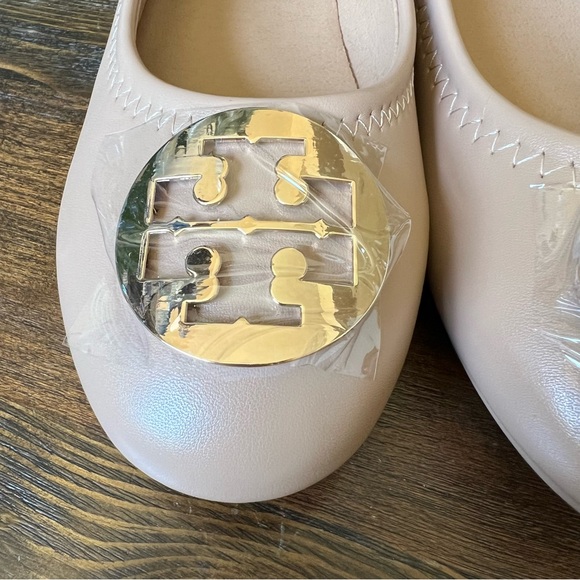 Tory Burch Minnie Nude Leather Travel Ballet Flats With Gold Logo EU40 US9.5 - Picture 4 of 12